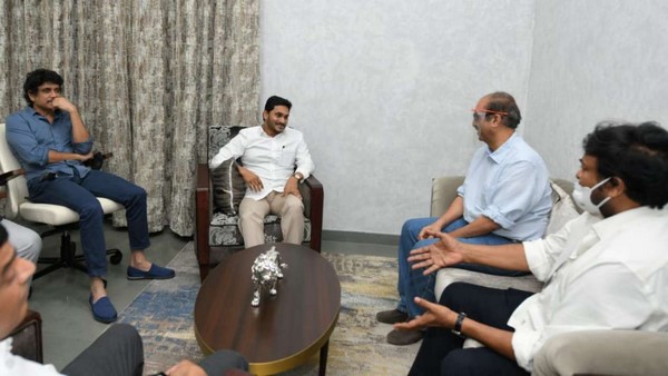 ಆಂಧ್ರ ಸರ್ಕಾರ v/s ಸಿನಿಮಾ ರಂಗ