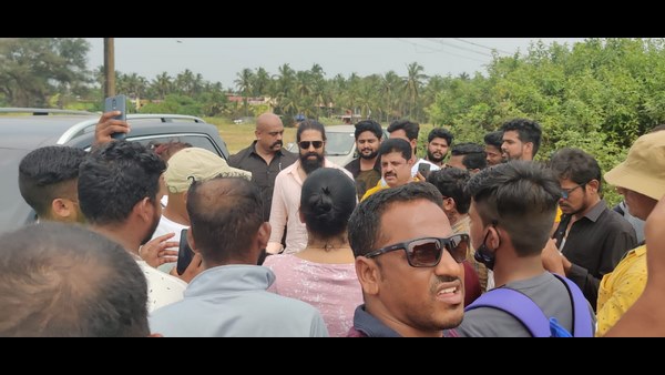Rocking Yash is in Goa Trip with Family Rocking Yash is in Goa Trip with Family