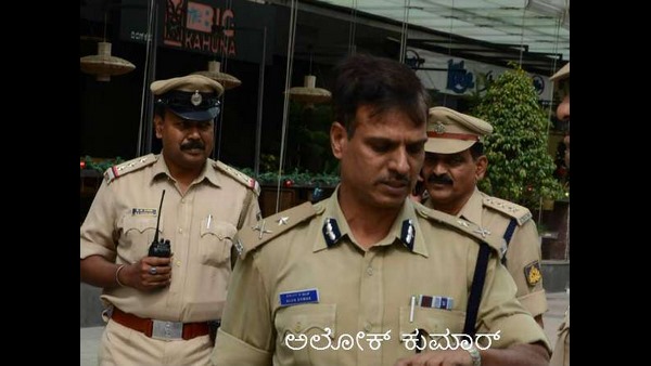 ಬೊಂಬೆ ಹೇಳುತೈತೆ ಹಾಡು ಹಾಡಿದ ಅಲೋಕ್ ಕುಮಾರ್