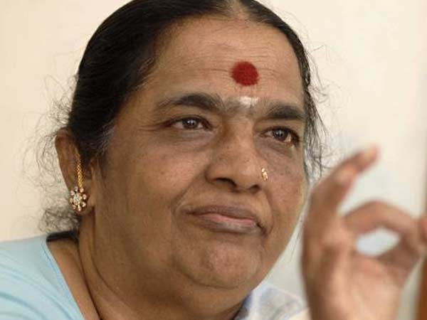 Parvathamma Rajkumar Gave Many Suggestions to Puneet Rajkumar Parvathamma Rajkumar Gave Many Suggestions to Puneet Rajkumar