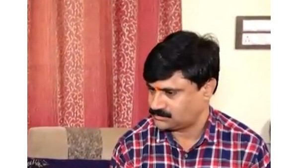 ''ನಿರ್ದೇಶಕ, ನಿರ್ಮಾಪಕ ಸೆಟ್ಗೆ ಬರುತ್ತಿಲ್ಲ''