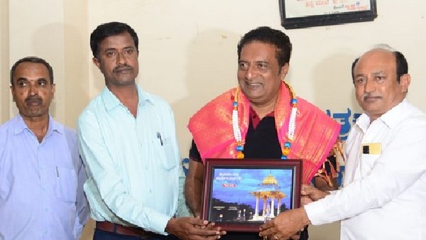 ರಾಜಕೀಯ ಲಾಭ ಪಡೆಯುವ ಉದ್ದೇಶವಿಲ್ಲ: ಪ್ರಕಾಶ್ ರೈ