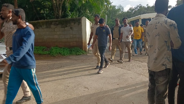 ಸಿಬ್ಬಂದಿಗೆ ಧನ್ಯವಾದ