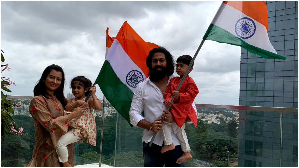 ಯಶ್ ಮನೆ ಮೇಲೆ ರಾಷ್ಟ್ರಧ್ವಜ ಹಾರಾಟ!