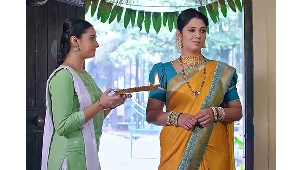 ರಾಜವ್ವನನ್ನು ಒಳಗೆ ಕರೆವ ಪುಟ್ಟಕ್ಕ