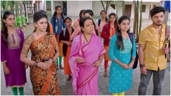ಪುಟ್ಟಕ್ಕನ ಬುದ್ಧಿ ಮಾತಿಗೆ ಸಿಕ್ತು ಚಪ್ಪಾಳೆ