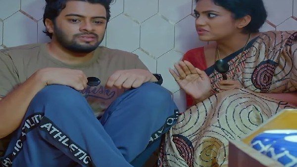 ಮರೆಯಲ್ಲಿ ನಿಂತು ಮಕ್ಕಳ ಖುಷಿ ನೋಡುತ್ತಿರುವ ವೈದೇಹಿ