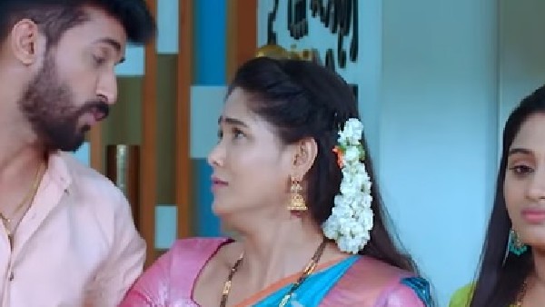 ಅಖಿಲಾಂಡೇಶ್ವರಿಯನ್ನು ತಬ್ಬಿ ಹಿಡಿದುಕೊಂಡ ಪಾರು