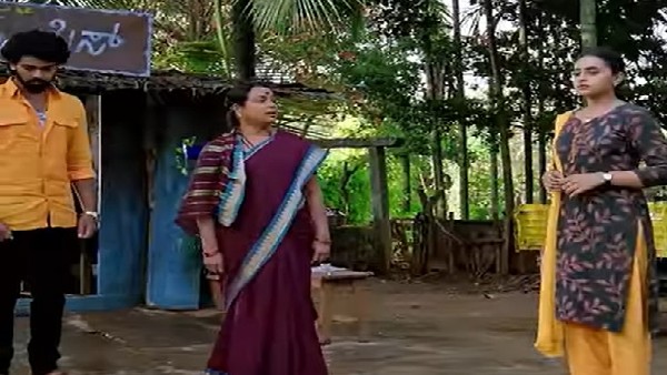 ಪೋಸ್ಟರ್ ನೋಡಿ ಕೆಂಡಾಮಂಡಲಗೊಂಡ ಪೂರ್ವಿ