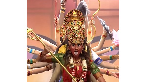 ಹೆಂಡತಿ ಕಾಲೆಳೆದ ತಪ್ಪಿಗೆ ಸಂತುಗೆ ಟಾಸ್ಕ್ ಶಿಕ್ಷೆ