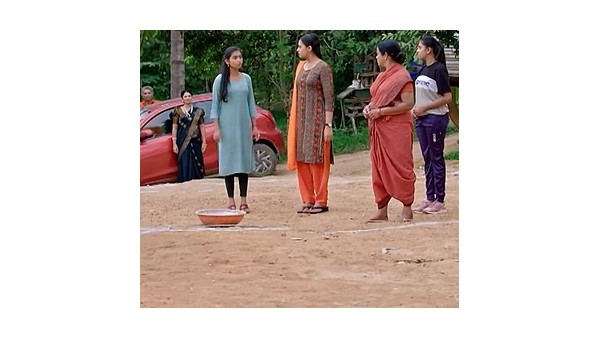 ವಸು ಬಳಿ ಕಷ್ಟ ತೋಡಿಕೊಳ್ಳುತ್ತಿರುವ ಕಂಠಿ