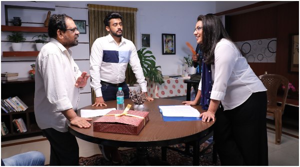'ಈಗ' ಸಿನಿಮಾ ಪ್ರಯೋಗಾತ್ಮಕ ಸಿನಿಮಾವೇ?
