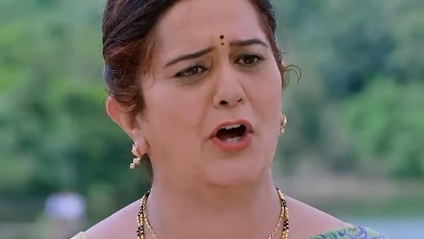 ಸಹನಾ ಮೇಲೆ ಉರಿದು ಬೀಳುವ ಮೇಷ್ಟ್ರ ಪೋಷಕರು