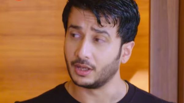 ನಕರ ಮಾಡುತ್ತಿರುವ ಕಾರ್ತಿಕ್